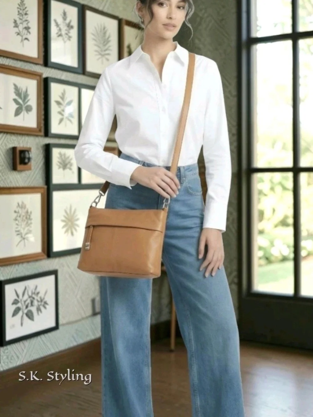 Tignanello Tan Leather Elevated Crossbody / Shoulder Bag Minimalist Organizer